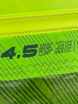 
                  
                    Load image into Gallery viewer, 2016 Neilpryde Combat 4.5 m2 Used windsurfing sails
                  
                