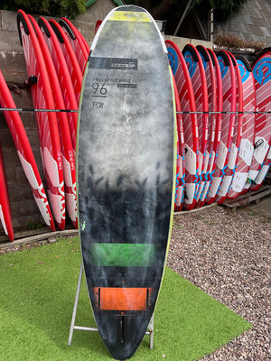 
                  
                    Load image into Gallery viewer, 2017 RRD Freestyle Wave V7 96 wood Used windsurfing boards
                  
                