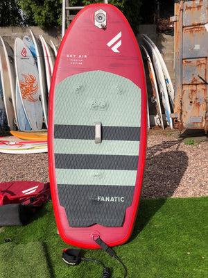 
                  
                    Load image into Gallery viewer, 2022 Fanatic Sky Air Premium 5&amp;#39;8 Inflatable Foil Board Used foiling boards
                  
                