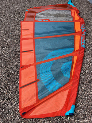 
                  
                    Load image into Gallery viewer, 2023 Neilpryde Atlas Pro HD 5.4 m2 Used windsurfing sails
                  
                