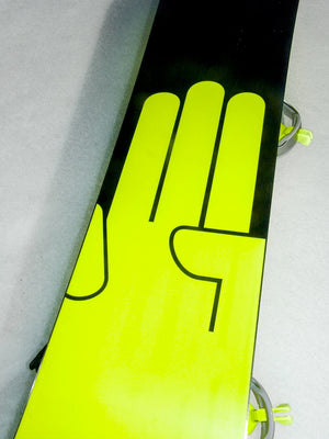 
                  
                    Load image into Gallery viewer, BATALEON EVIL TWIN 20Y SNOWBOARD - 2026 SNOWBOARDS
                  
                