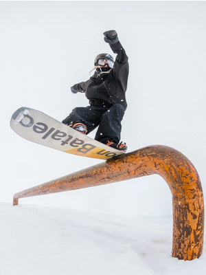 
                  
                    Load image into Gallery viewer, BATALEON WOMENS PUSH UP SNOWBOARD - 2026 SNOWBOARDS
                  
                