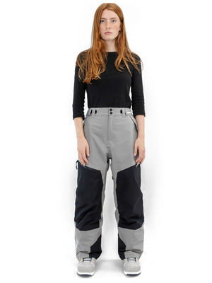 
                  
                    Load image into Gallery viewer, BEYOND MEDALS ZIP 2L SNOWBOARD PANT - GREY - 2026 SNOWBOARD PANTS
                  
                