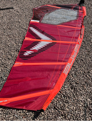 
                  
                    Load image into Gallery viewer, 2024 Severne Blade XD 4.0 m2 (foot panel and dents) Used windsurfing sails
                  
                