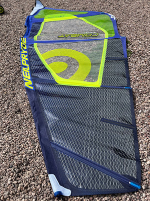 
                  
                    Load image into Gallery viewer, 2016 Neilpryde Combat 4.5 m2 Used windsurfing sails
                  
                