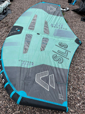 
                  
                    Load image into Gallery viewer, 2022 Duotone Foil Wing Slick SLS 4.5 m2 Used Foil Wings
                  
                