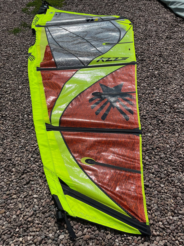 2022 Ezzy Wave 4.0 m2 Used windsurfing sails