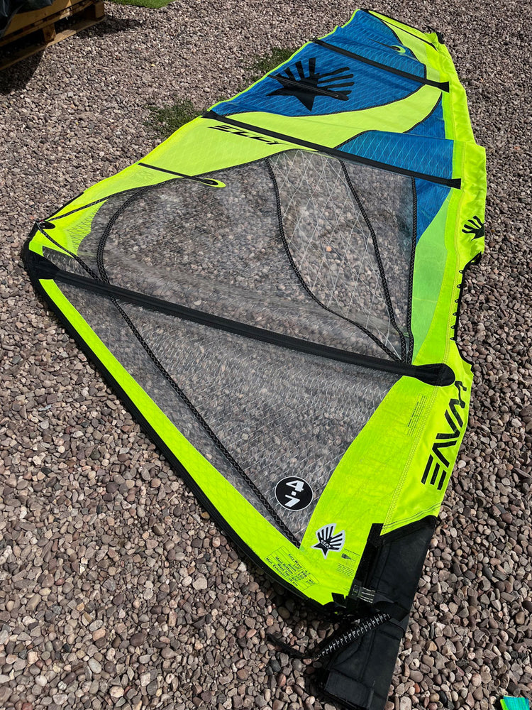 2022 Ezzy Wave 4.7 m2 Used windsurfing sails
