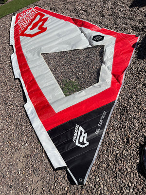 
                  
                    Load image into Gallery viewer, Fanatic Ride Sup windsurf rig 5.5 m2 Used windsurfing sails
                  
                