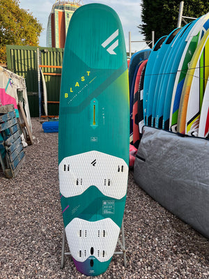 
                  
                    Load image into Gallery viewer, 2022 Fanatic Blast Ltd 100 Used windsurfing boards
                  
                