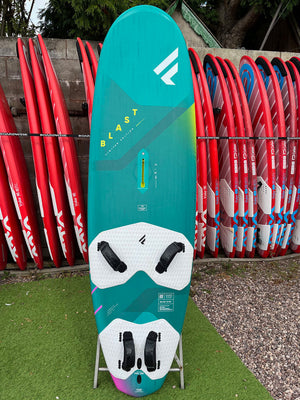 
                  
                    Load image into Gallery viewer, 2022 Fanatic Blast Ltd 117 Used windsurfing boards
                  
                