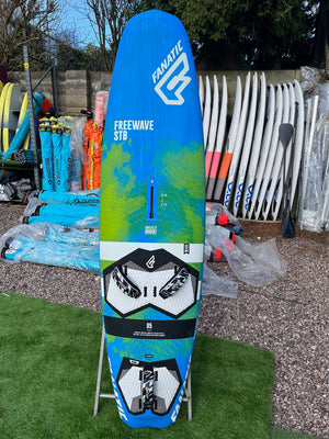 
                  
                    Load image into Gallery viewer, 2018 Fanatic Freewave STB 95 Used windsurfing boards
                  
                