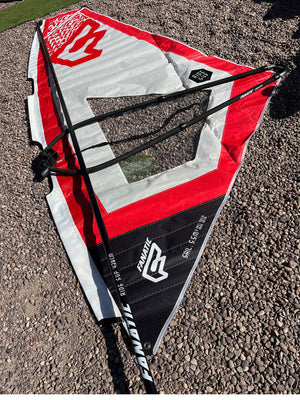 
                  
                    Load image into Gallery viewer, Fanatic Ride Sup windsurf rig 5.5 m2 Used windsurfing sails
                  
                