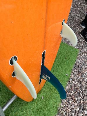 
                  
                    Load image into Gallery viewer, Guts Longboard 9&amp;#39;1&amp;quot; used surfboard package
                  
                