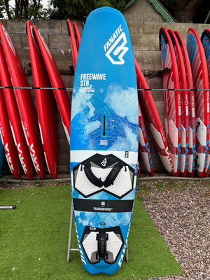 
                  
                    Load image into Gallery viewer, 2018 Fanatic Freewave STB Team Edition 95 Used windsurfing boards
                  
                