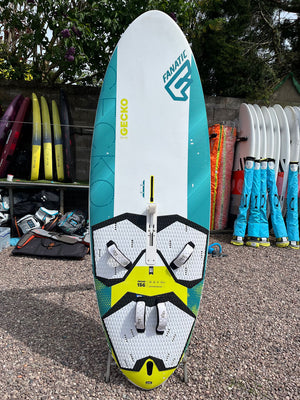 
                  
                    Load image into Gallery viewer, 2017 Fanatic Gecko HRS 156+ Dagger Used windsurfing boards
                  
                