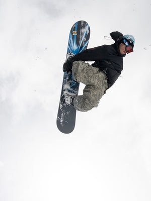 
                  
                    Load image into Gallery viewer, LIB TECH DYNAMO SNOWBOARD - 2024 SNOWBOARDS
                  
                