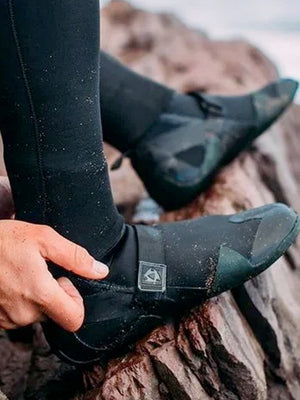 
                  
                    Load image into Gallery viewer, Mystic Marshall 5mm Split Toe Boots Wetsuit boots
                  
                