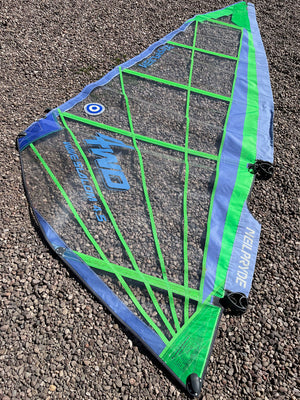 
                  
                    Load image into Gallery viewer, 1996 Neilpryde 4WD 4.5 m2 Used windsurfing sails
                  
                