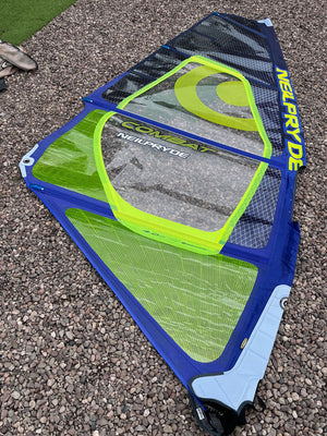 
                  
                    Load image into Gallery viewer, 2016 Neilpryde Combat 4.0 m2 Used windsurfing sails
                  
                