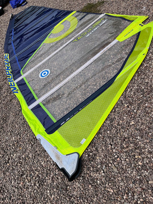 
                  
                    Load image into Gallery viewer, 2016 Neilpryde Hellcat 8.2 Used windsurfing sails
                  
                
