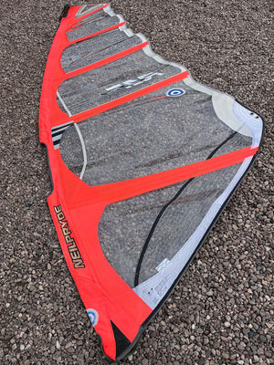 
                  
                    Load image into Gallery viewer, 2000 Neilpryde Raf Jet 3.7 m2 Used windsurfing sails
                  
                