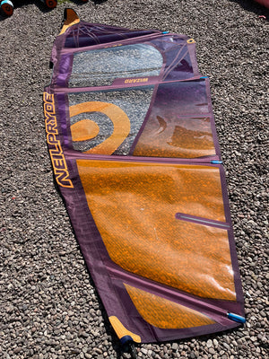 
                  
                    Load image into Gallery viewer, 2022 Neilpryde Wizzard 4.0 m2 Used windsurfing sails
                  
                