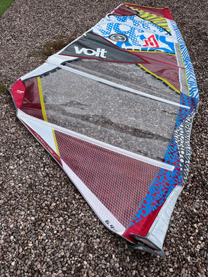 
                  
                    Load image into Gallery viewer, 2015 North Volt 6.4 m2 Used windsurfing sails
                  
                