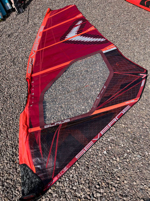 
                  
                    Load image into Gallery viewer, 2024 Severne Blade XD 4.0 m2 (foot panel and dents) Used windsurfing sails
                  
                