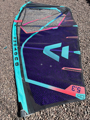 
                  
                    Load image into Gallery viewer, 2022 Duotone Super Hero 5.3 m2 Blue/Pastachio Used windsurfing sails
                  
                