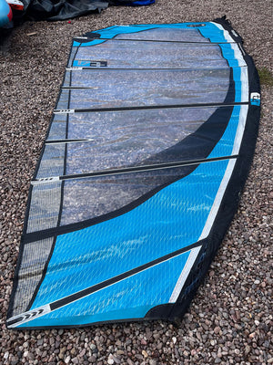 
                  
                    Load image into Gallery viewer, 2012 Tushingham T4 7.5 m2 Used windsurfing sails
                  
                