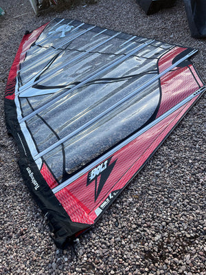 
                  
                    Load image into Gallery viewer, 2015 Tushingham Bolt 8.5 m2 Used windsurfing sails
                  
                