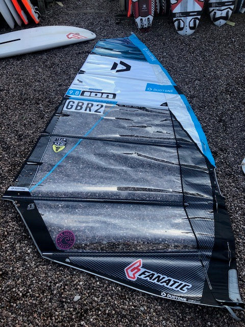 
                  
                    Load image into Gallery viewer, 2020 Duotone Warp Foil 9.8m2 9.8m2 Used windsurfing sails
                  
                