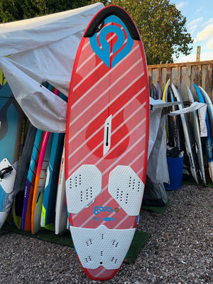 
                  
                    Load image into Gallery viewer, 2023 Goya Volar Carbon 130 with nose gaurd Used windsurfing boards
                  
                