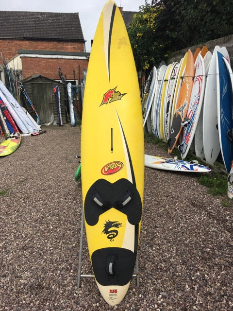 2000 F2 Wave 256 82lts Used windsurfing boards