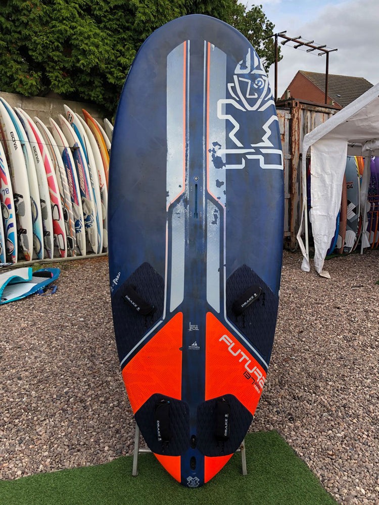 
                  
                    Load image into Gallery viewer, 2019 Starboard Futura carbon 137 Used windsurfing boards
                  
                